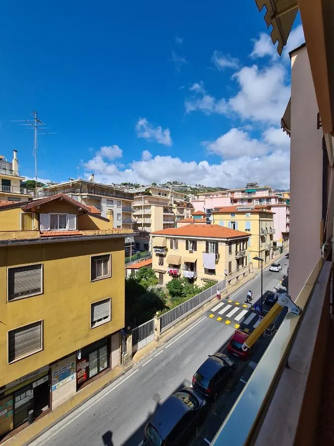 Casa Dell Amore 3 Sanremo 0*,